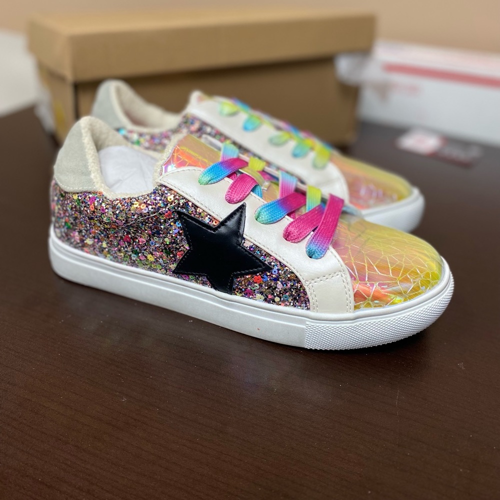 Steve Madden Star Sneakers - Picture 4 of 7
